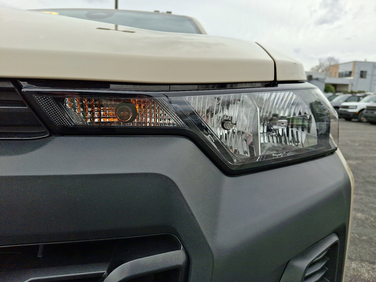 Used 2023 Chevrolet Colorado W/T image 9