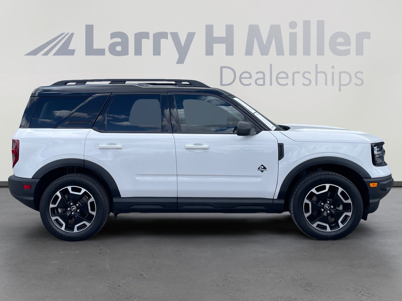 Certified 2023 Ford Bronco Sport Outer Banks w/ Tech Package AWD/4WD image 6