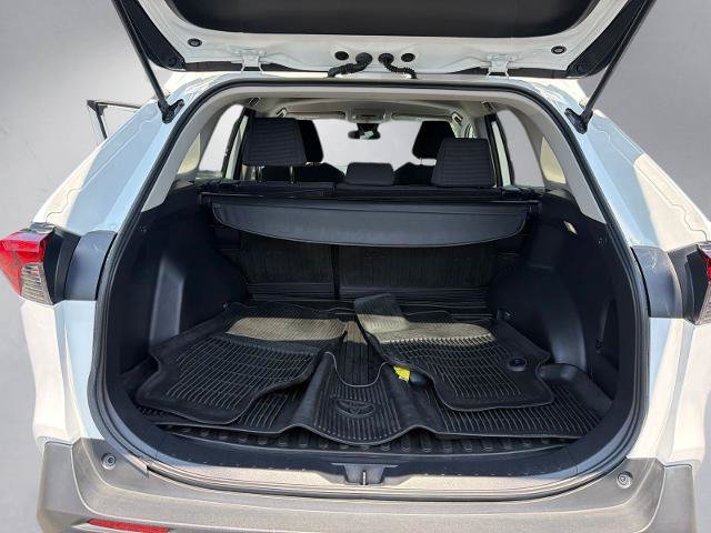 Used 2022 Toyota RAV4 LE FWD image 23