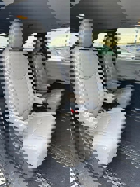 Used 2025 Toyota Sienna XLE image 31