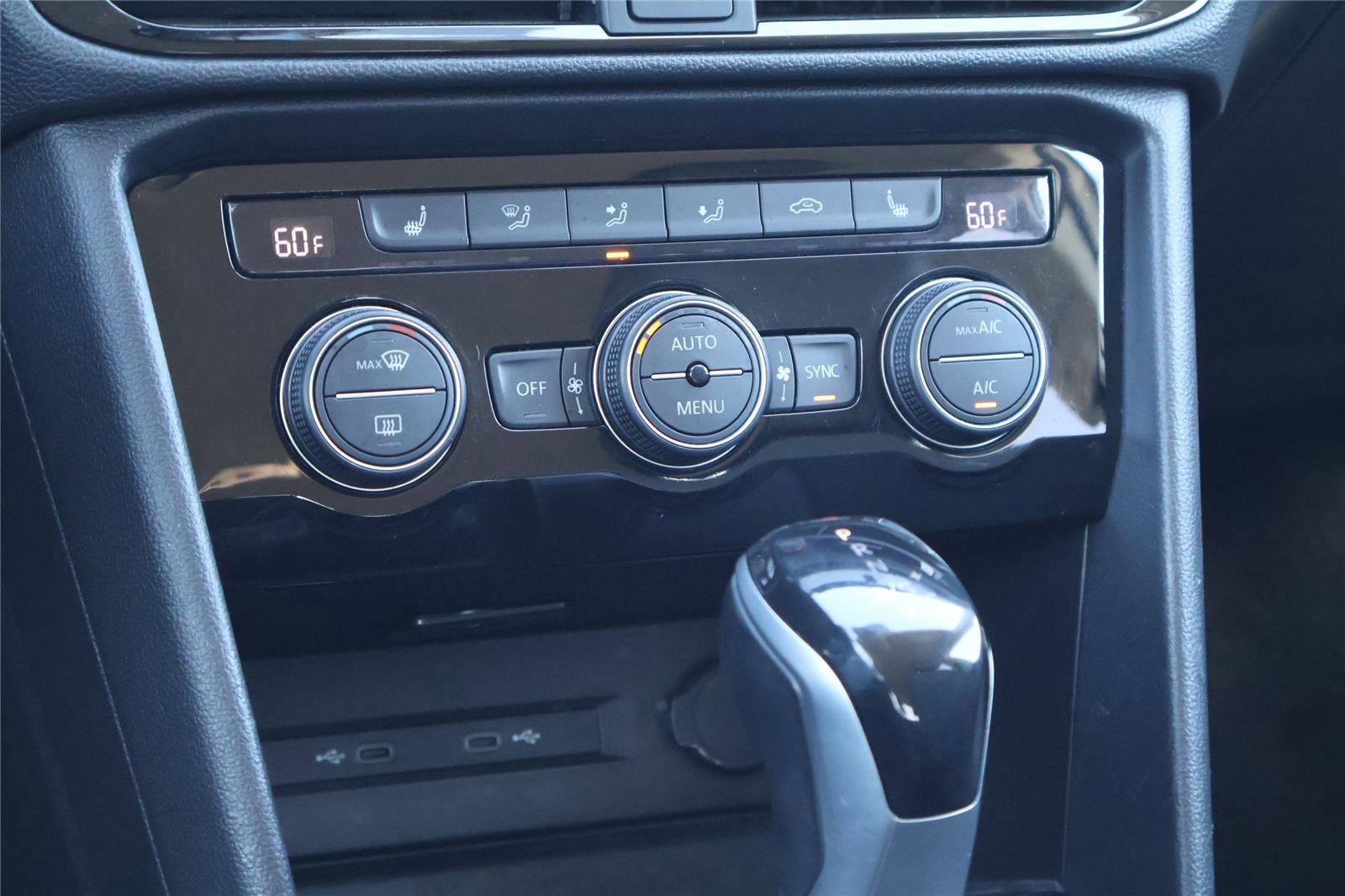 Used 2024 Volkswagen Taos SE image 24