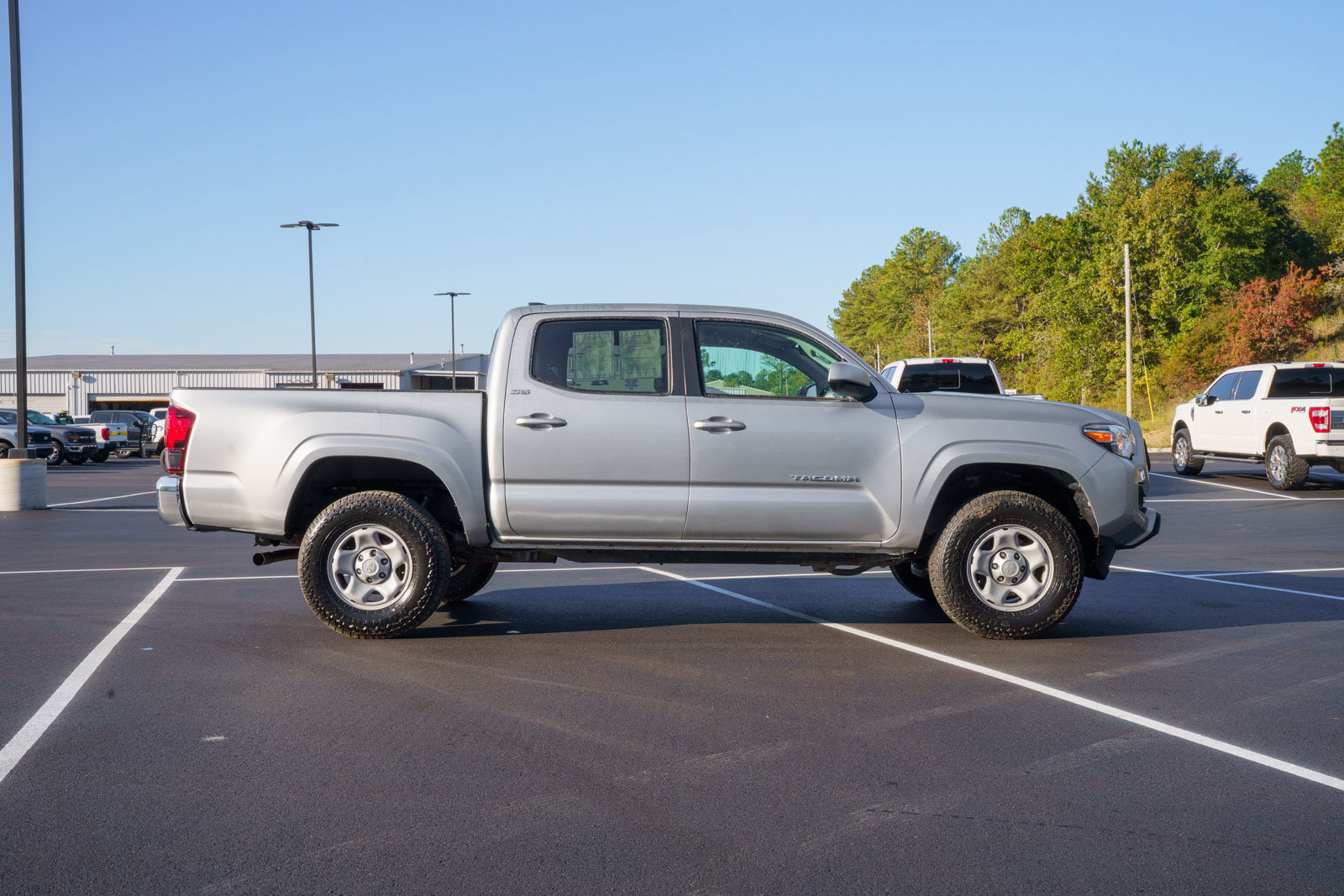 Used 2022 Toyota Tacoma SR5 RWD image 8