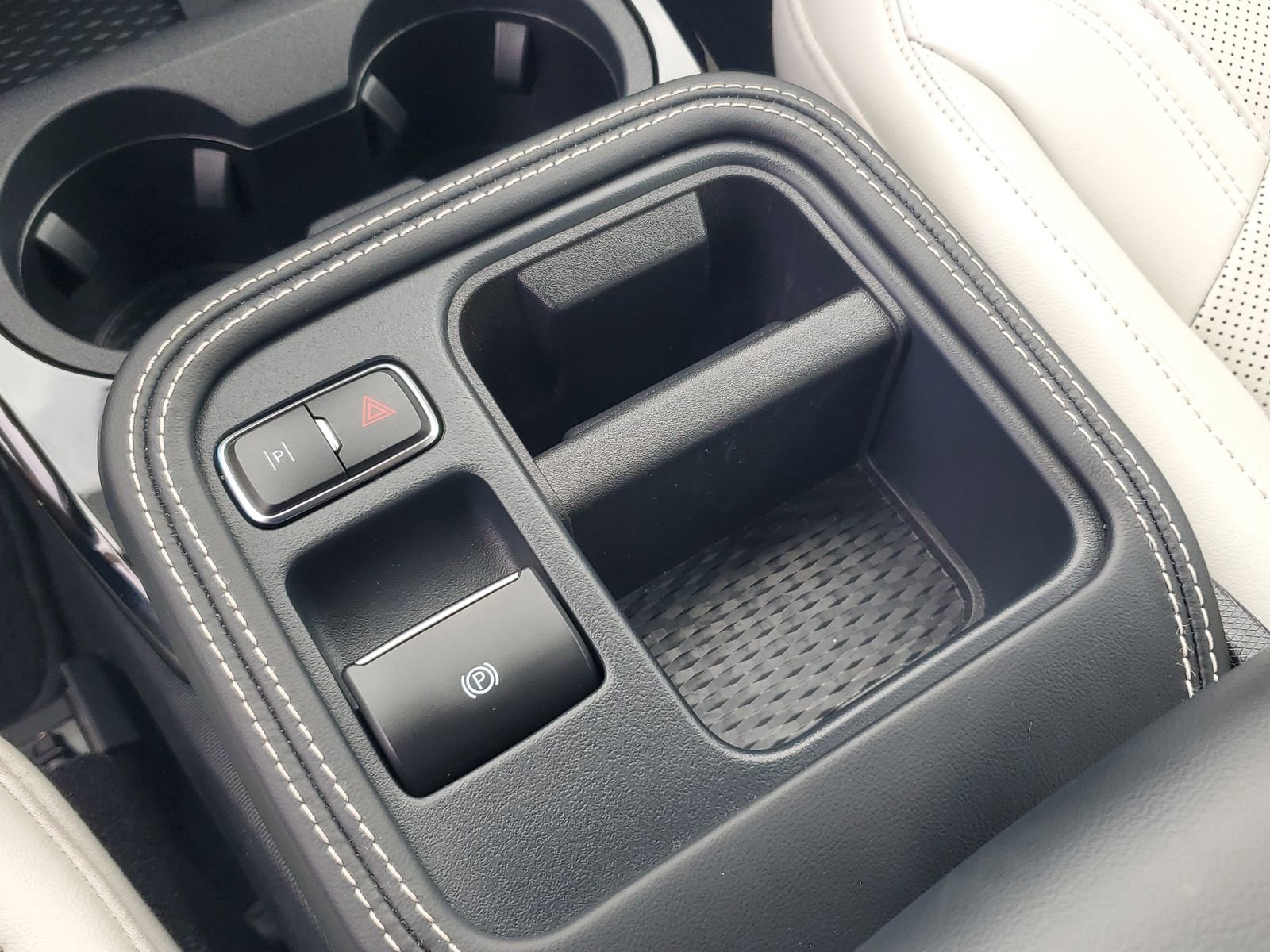 Certified 2025 Ford Mustang Mach-E Premium RWD image 28