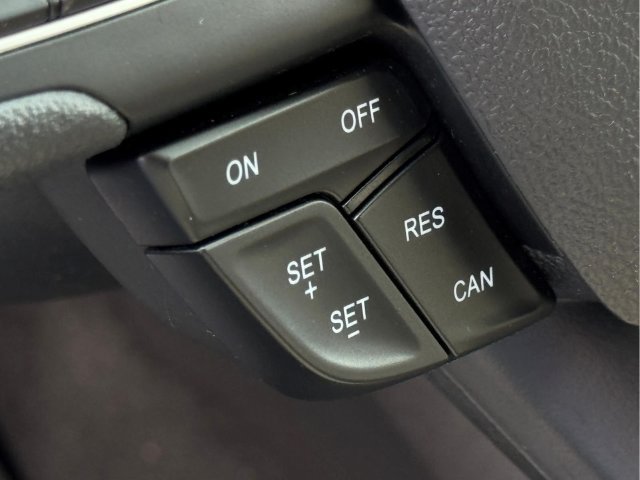 Certified 2018 Ford Escape SE FWD image 21