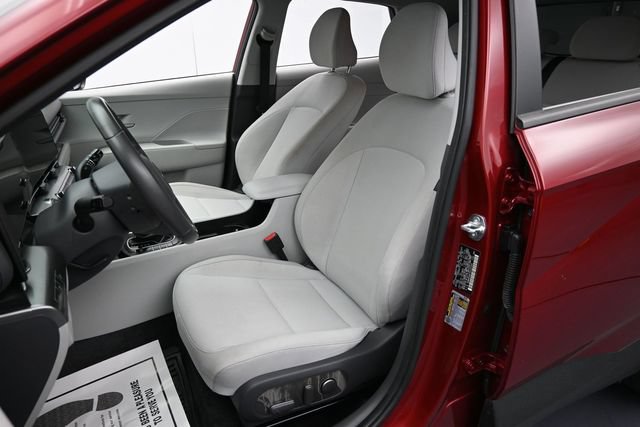Used 2025 Hyundai Kona SEL FWD image 11