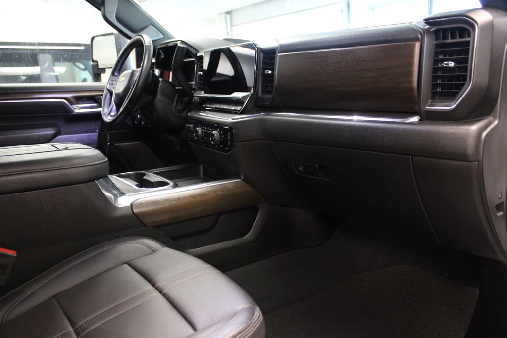 Used 2024 Chevrolet Silverado 3500 High Country w/ High Country Premium Package AWD/4WD image 45