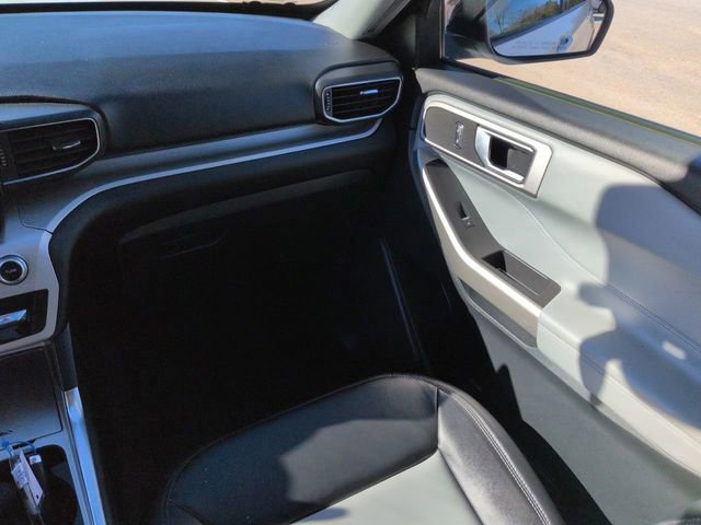 Certified 2023 Ford Explorer XLT w/ Equipment Group 202A image 18