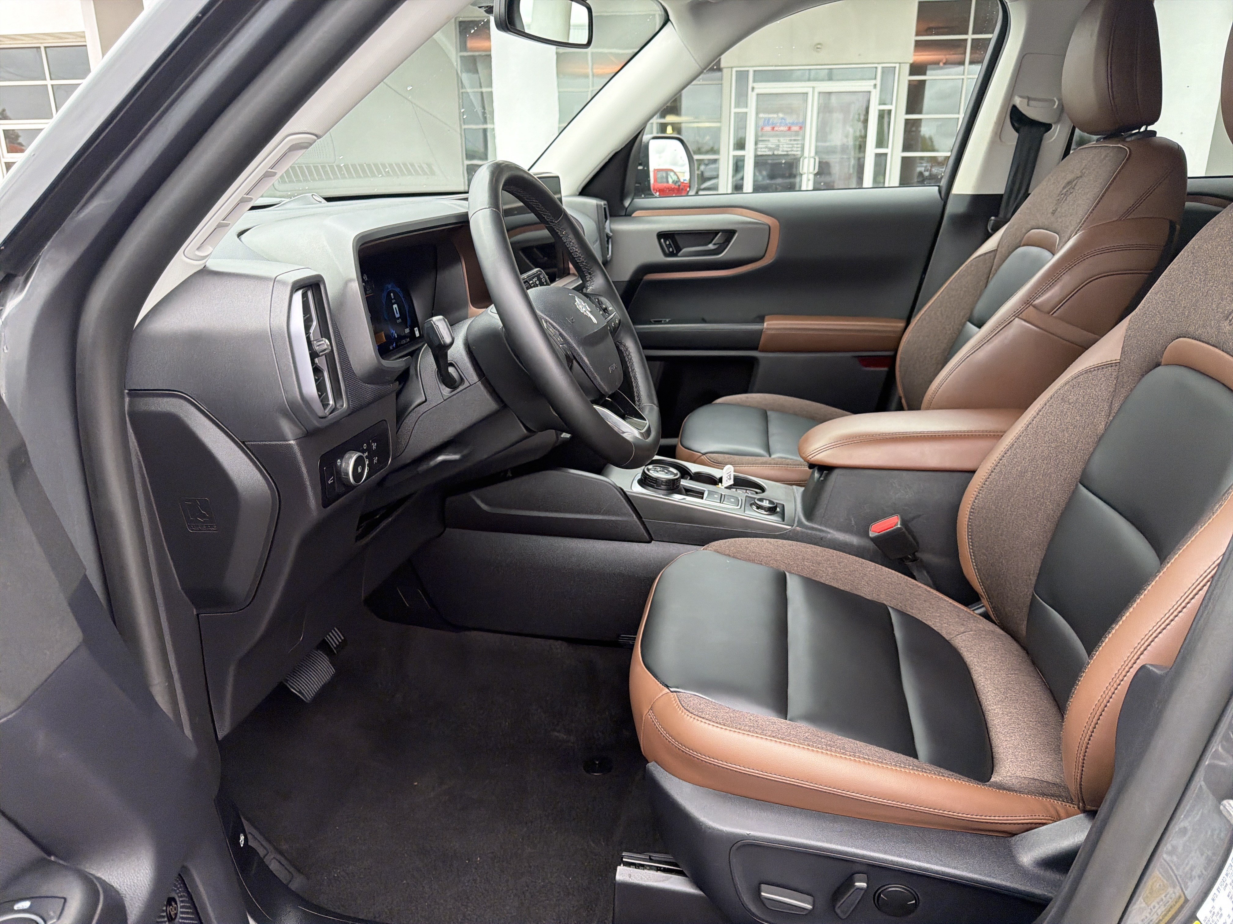 Certified 2025 Ford Bronco Sport Outer Banks w/ Outer Banks Tech Package+ AWD/4WD image 19