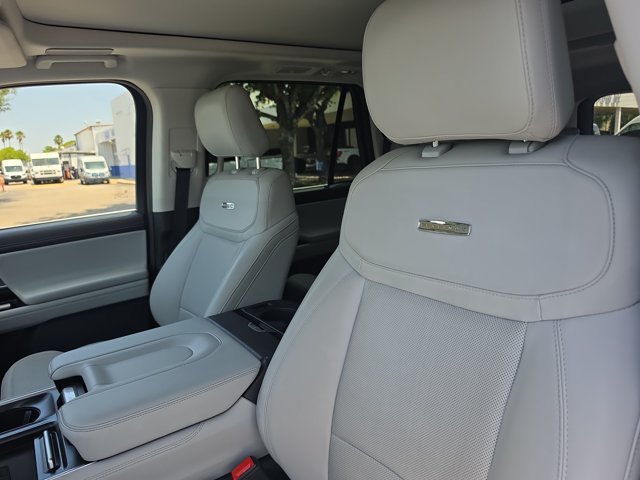 Certified 2025 Ford Expedition Max Platinum w/ Driver's Package AWD/4WD image 22