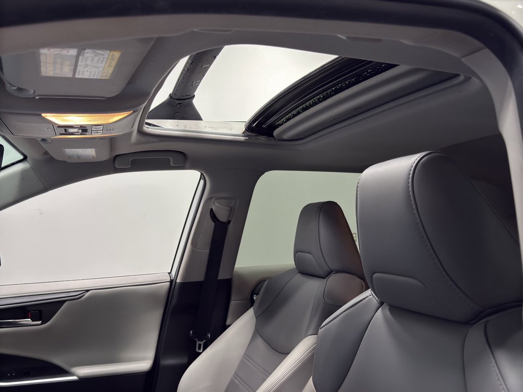 Used 2019 Toyota RAV4 Limited image 29