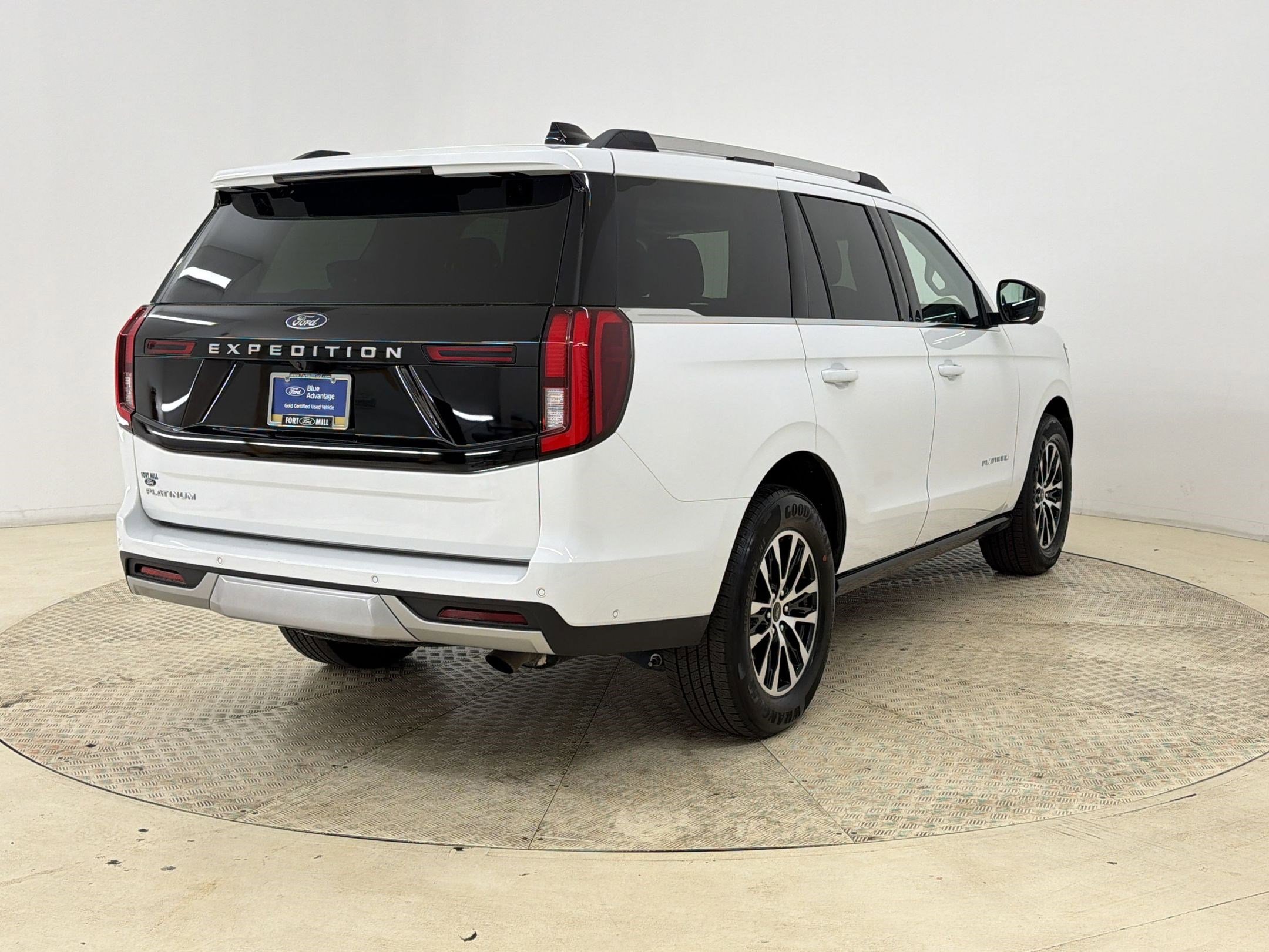 Certified 2025 Ford Expedition Platinum AWD/4WD image 9