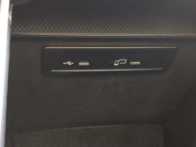 Used 2022 Mercedes-Benz GLC 300 image 23