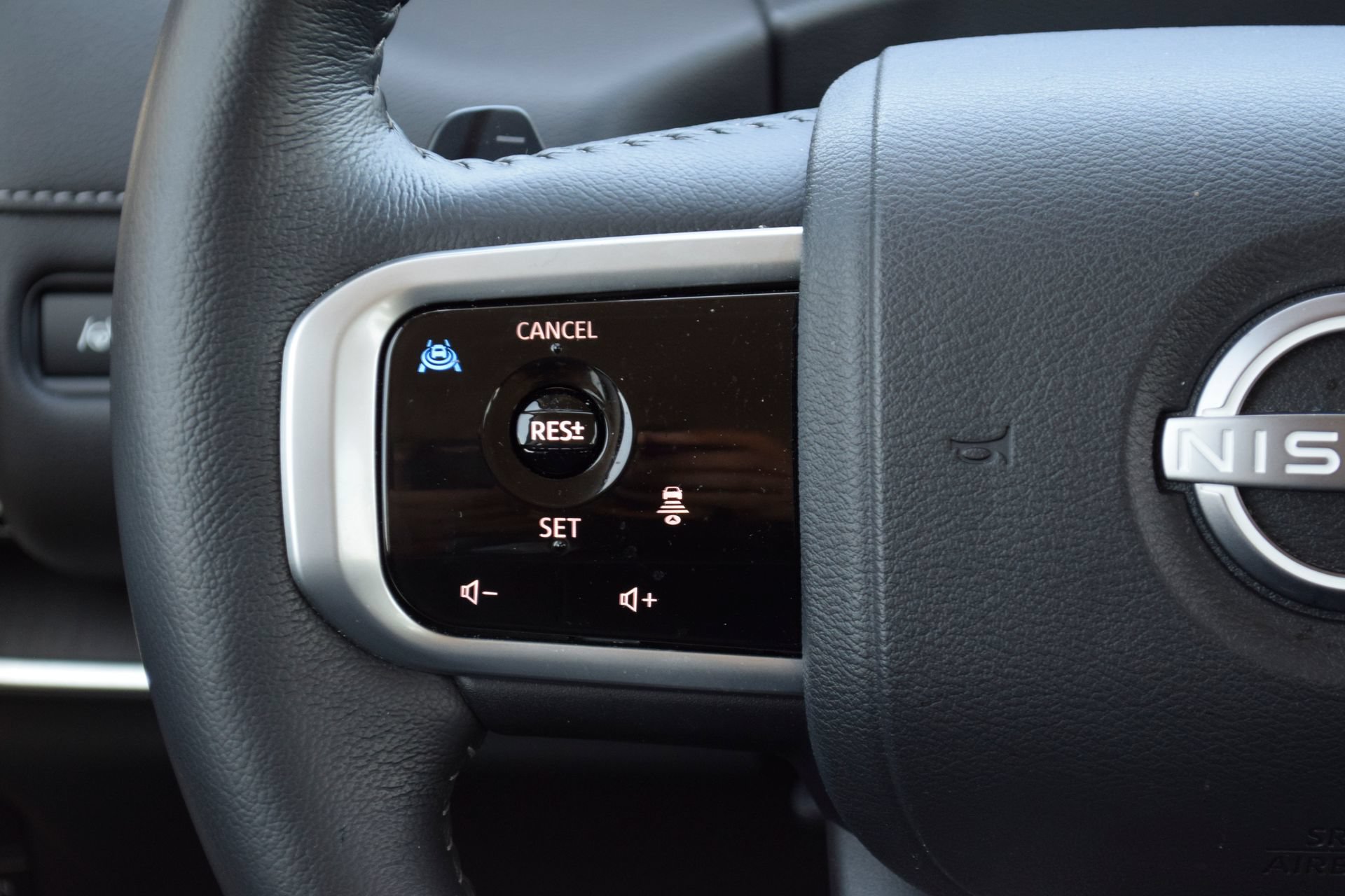 Used 2025 Nissan Armada SV RWD image 9