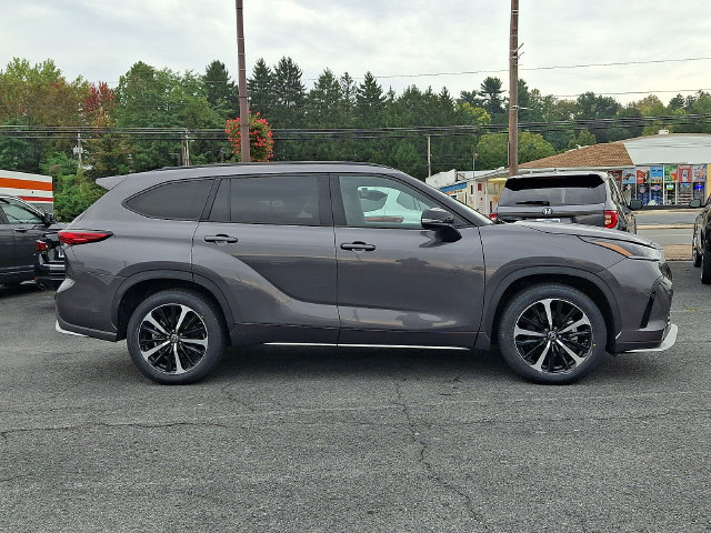 Used 2022 Toyota Highlander XSE AWD/4WD image 7