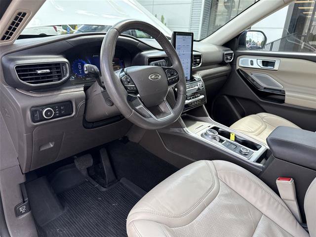 Certified 2023 Ford Explorer Platinum w/ Technology Package AWD/4WD image 30