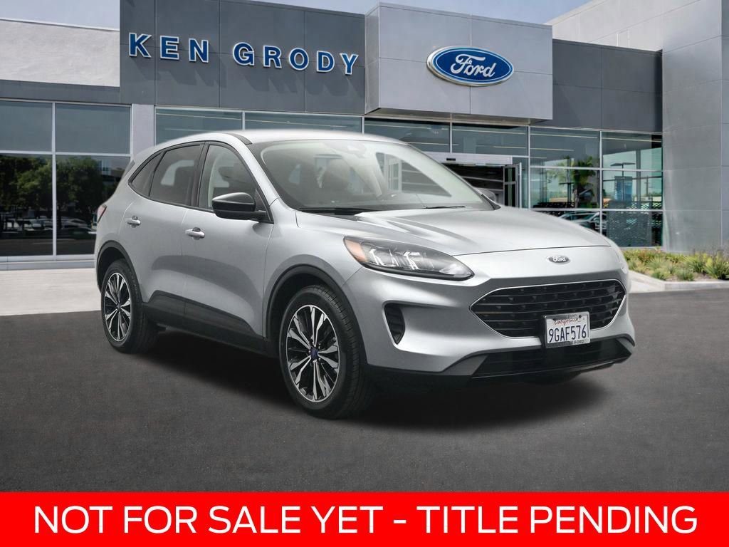 Certified 2022 Ford Escape SE w/ SE Sport Appearance Package image 1