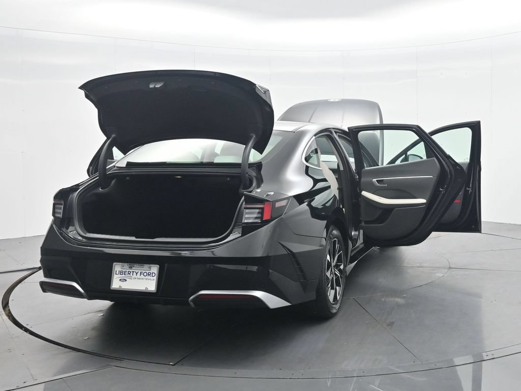 Used 2025 Hyundai Sonata SEL FWD image 50