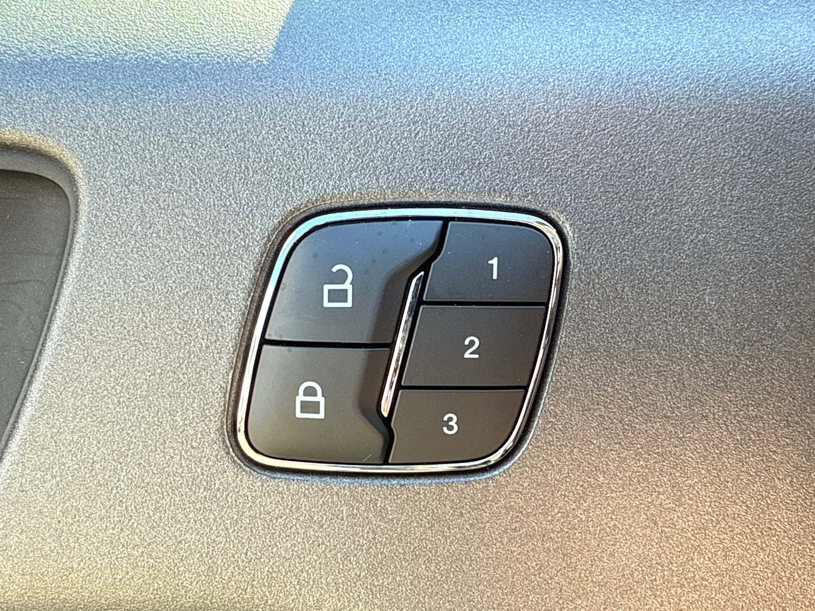 Certified 2025 Ford Bronco Sport Outer Banks w/ Outer Banks Tech Package+ AWD/4WD image 20
