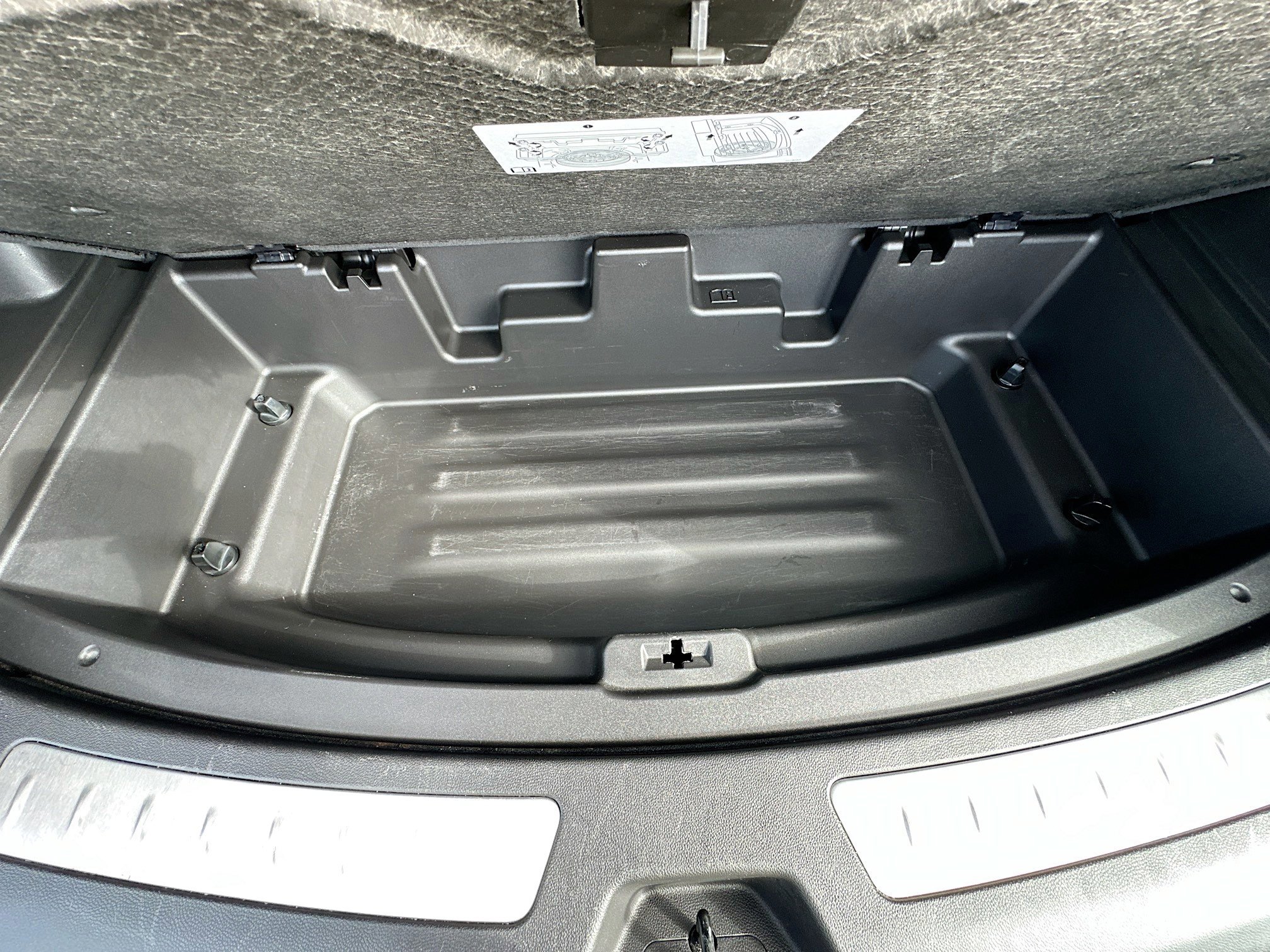 Used 2023 Buick Enclave Essence image 32