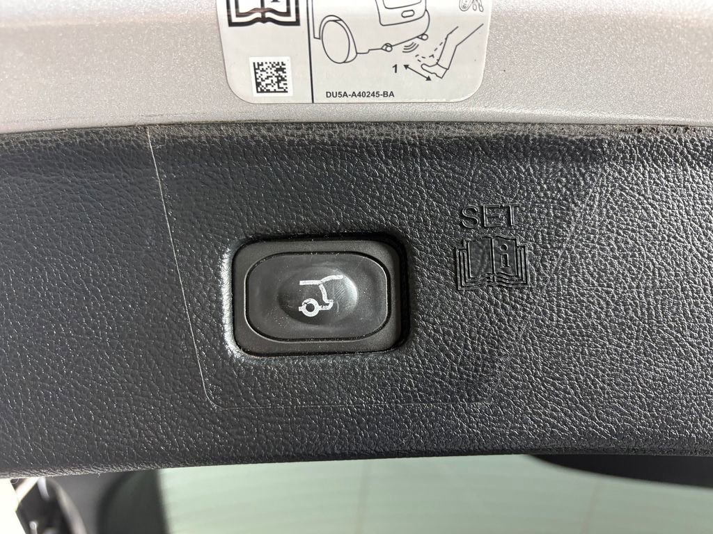 Certified 2019 Ford Edge Titanium image 32