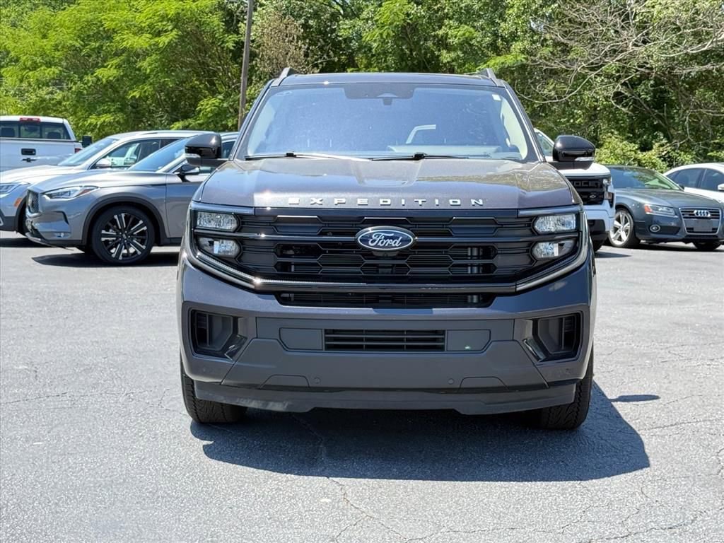 Certified 2025 Ford Expedition Active AWD/4WD image 9