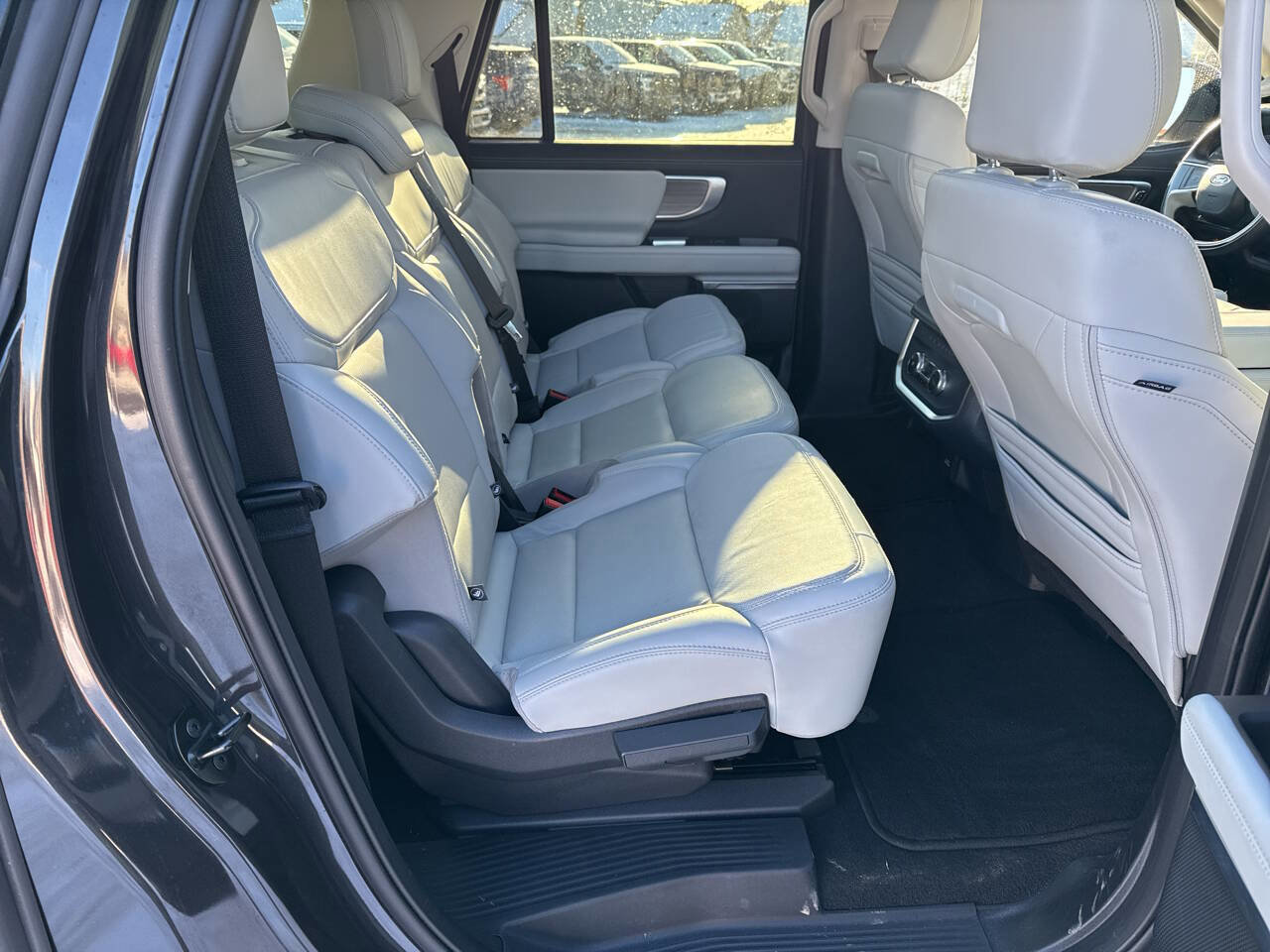 Certified 2025 Ford Expedition Max Platinum image 18