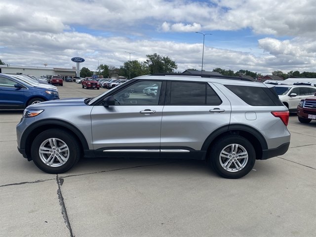 Certified 2024 Ford Explorer XLT w/ Equipment Group 202A AWD/4WD image 17