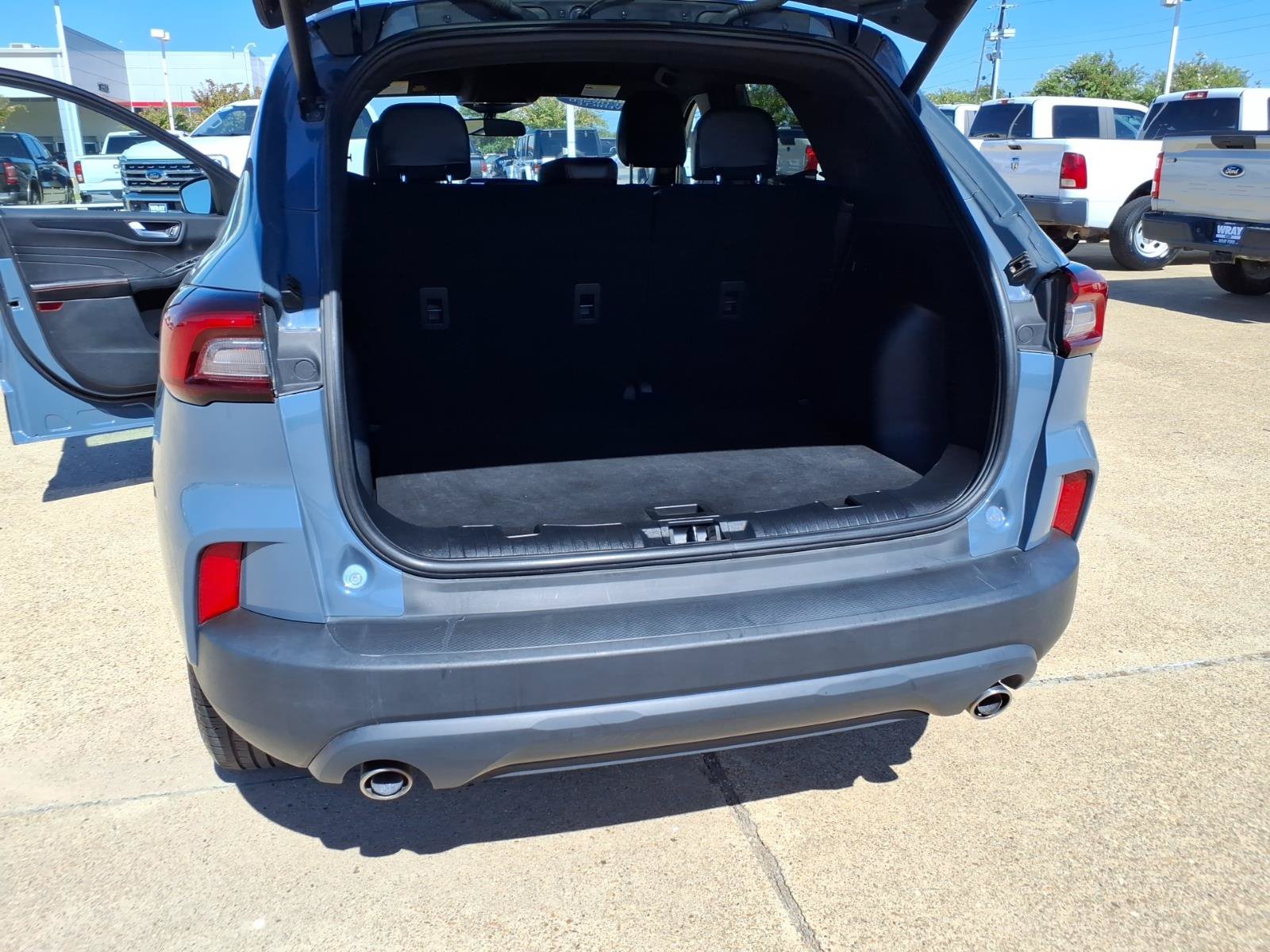 Certified 2025 Ford Escape ST-Line Select AWD/4WD image 16