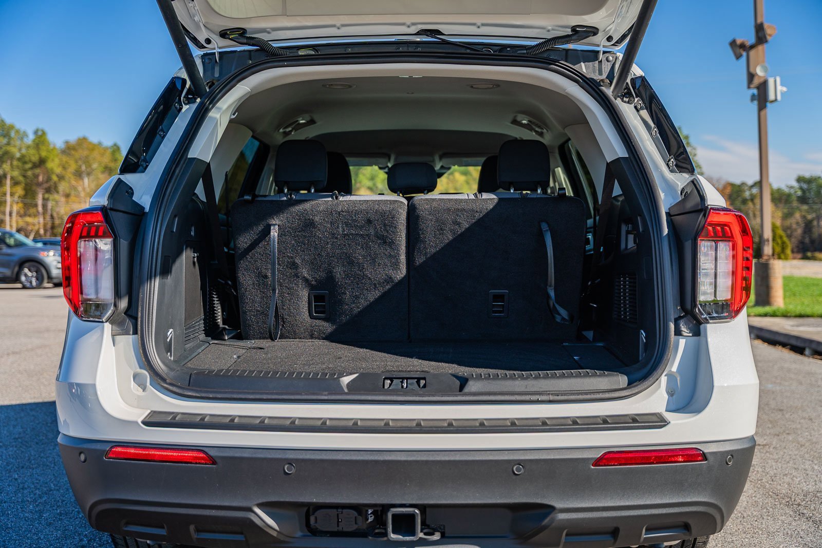 Certified 2025 Ford Explorer Active image 15