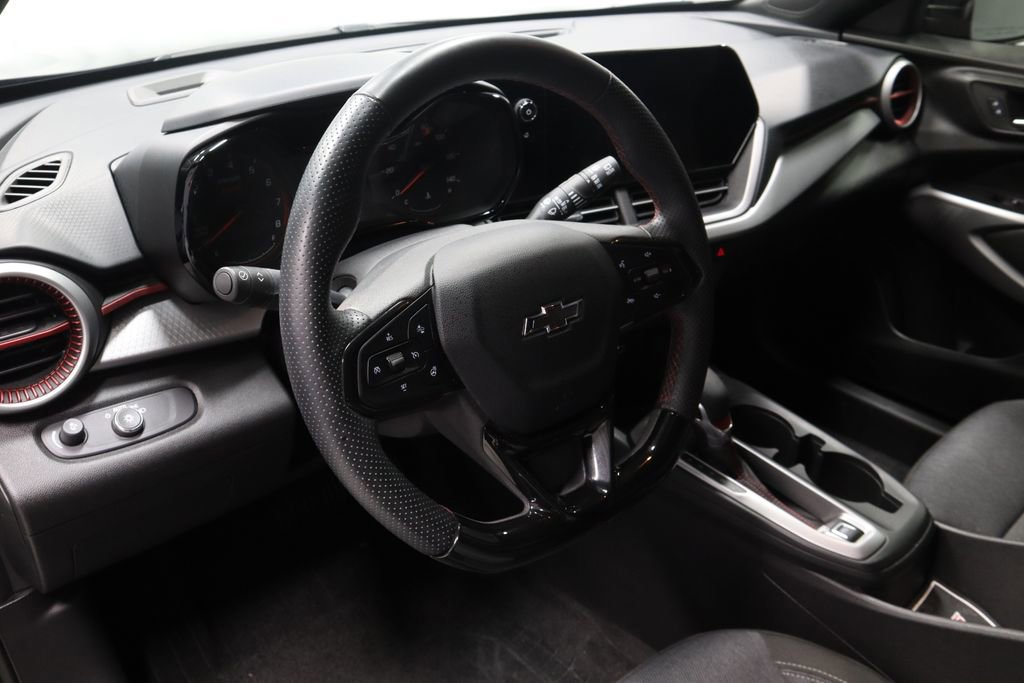 Used 2024 Chevrolet Trax RS w/ Driver Confidence Package image 25