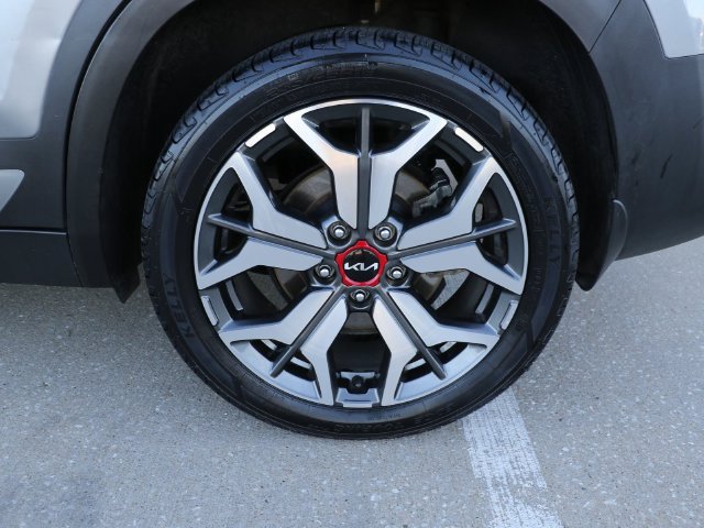Used 2022 Kia Seltos SX w/ Sunroof Package AWD/4WD image 8