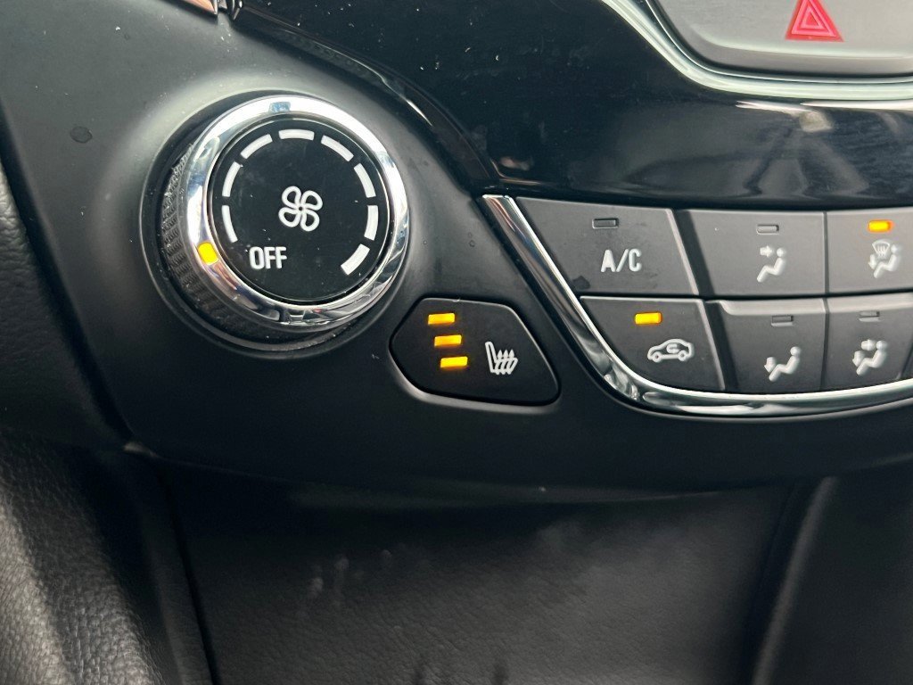 Used 2017 Chevrolet Cruze Premier w/ RS Package image 28