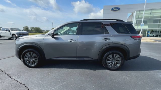 Used 2024 Nissan Pathfinder SV FWD image 5