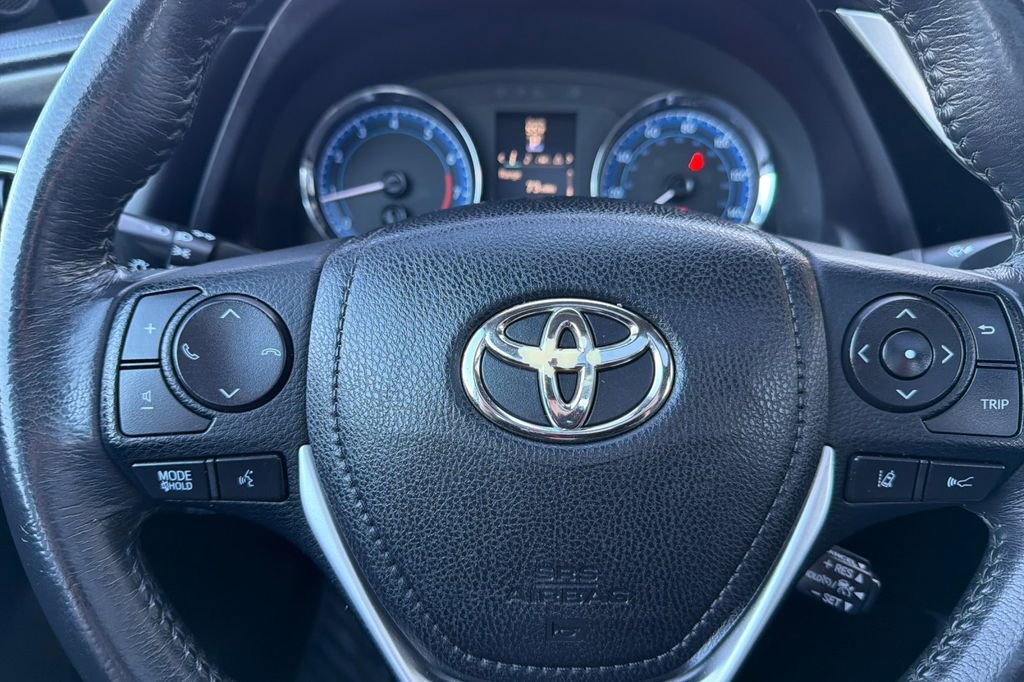 Used 2018 Toyota Corolla XSE w/ Carpet Mat Package (TMS) image 21