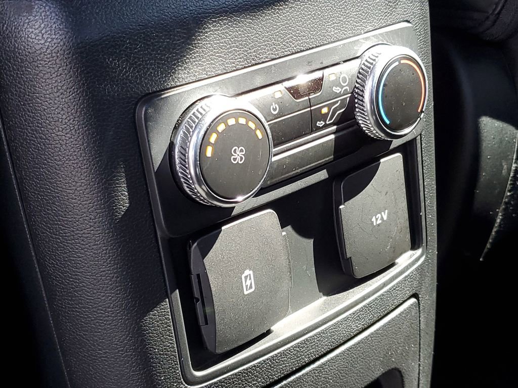 Certified 2022 Ford Explorer XLT w/ Equipment Group 202A image 34