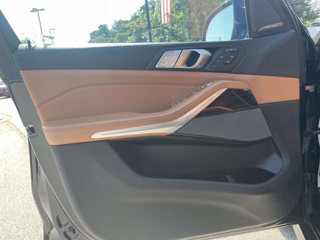 Used 2021 BMW X7 M50i w/ Cold Weather Package AWD/4WD image 21