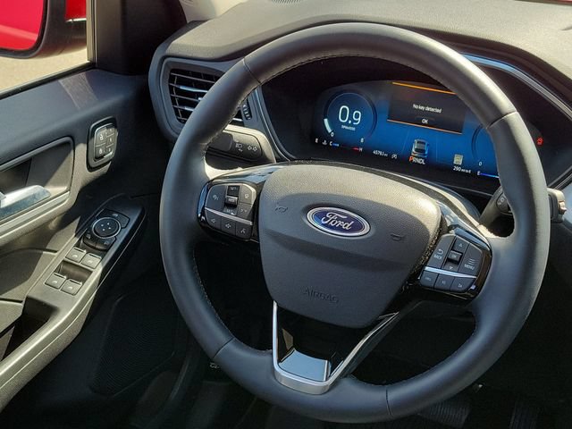 Certified 2025 Ford Escape Platinum AWD/4WD image 21