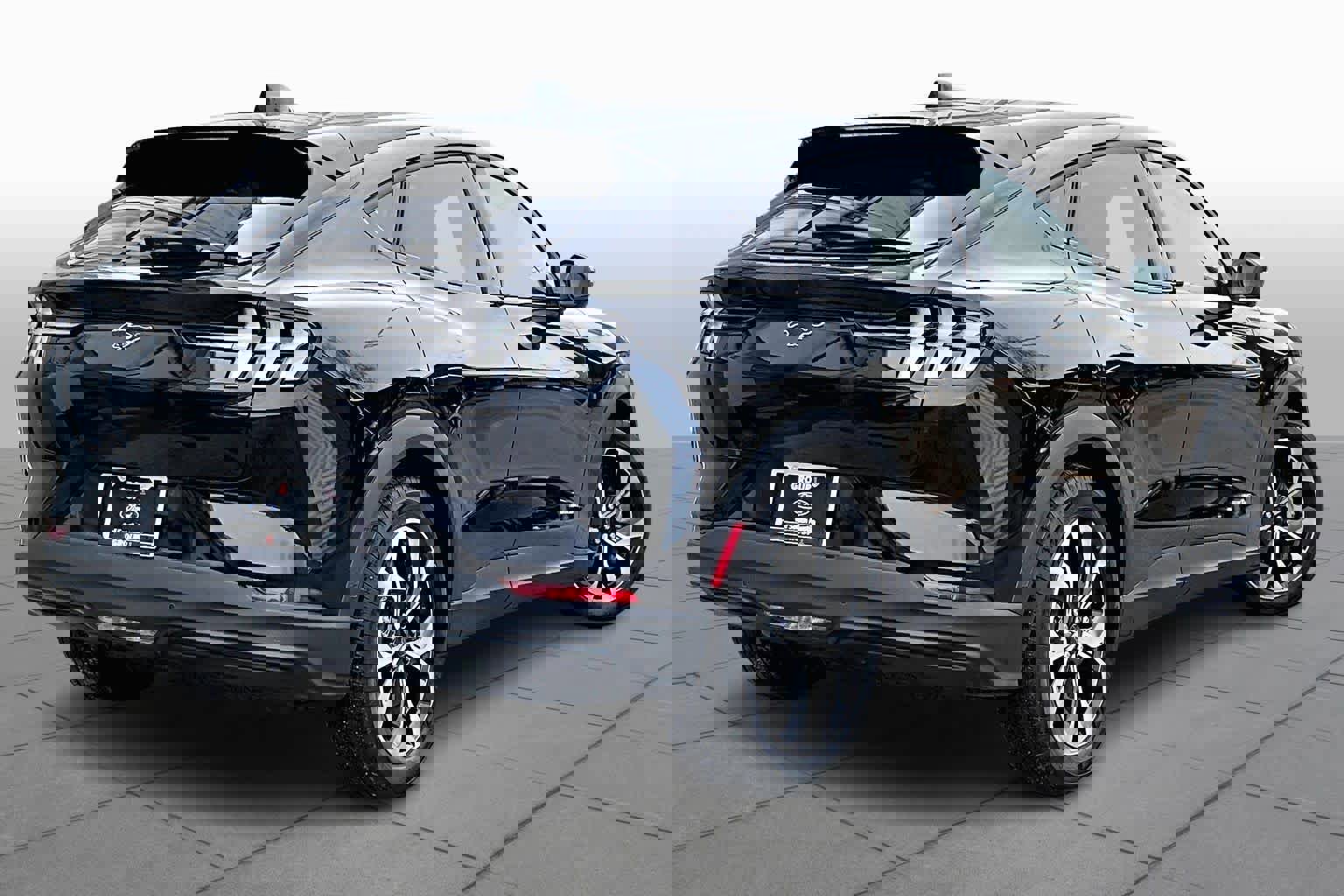 Certified 2025 Ford Mustang Mach-E Select image 3