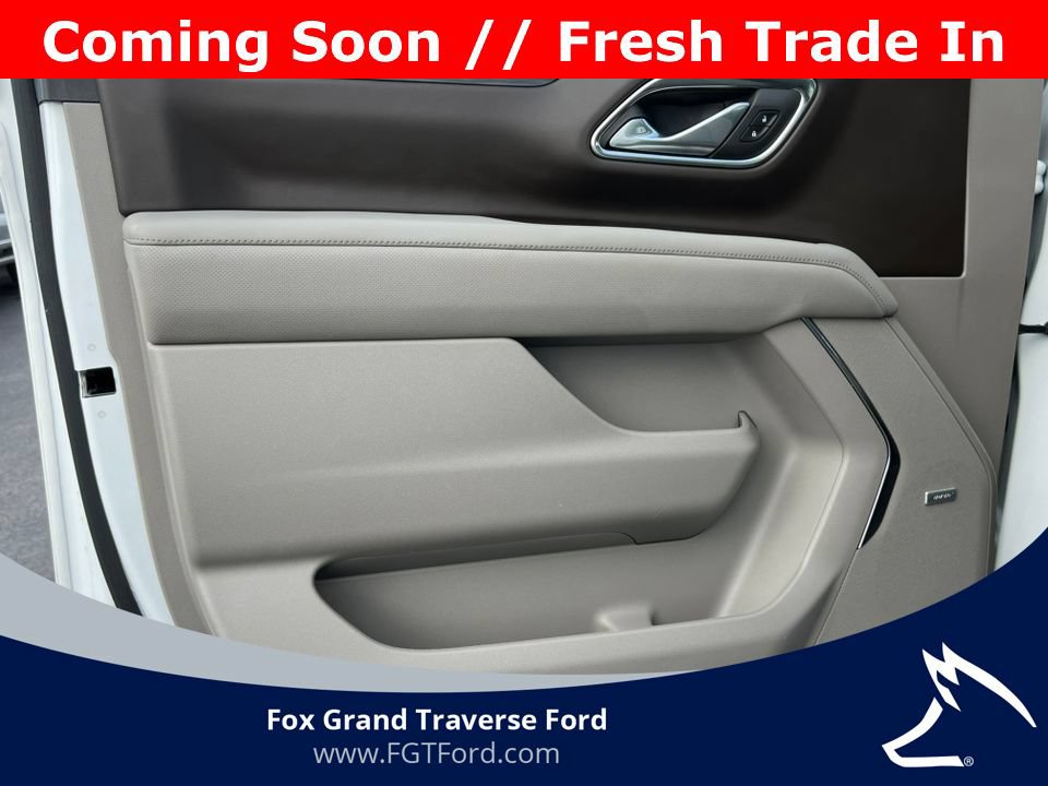Used 2023 GMC Yukon SLT w/ SLT Premium Package AWD/4WD image 16