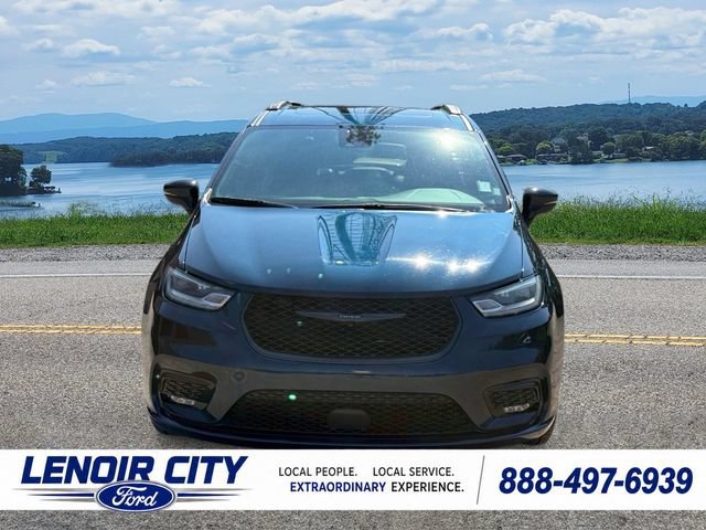 Used 2025 Chrysler Pacifica Limited FWD image 8