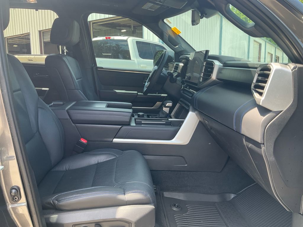 Used 2025 Toyota Sequoia Platinum AWD/4WD image 12