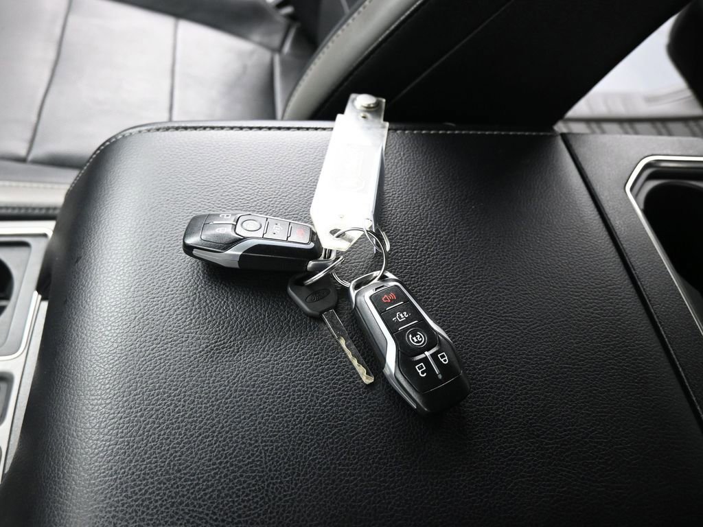 Certified 2017 Ford F150 Raptor w/ Equipment Group 802A Luxury image 47