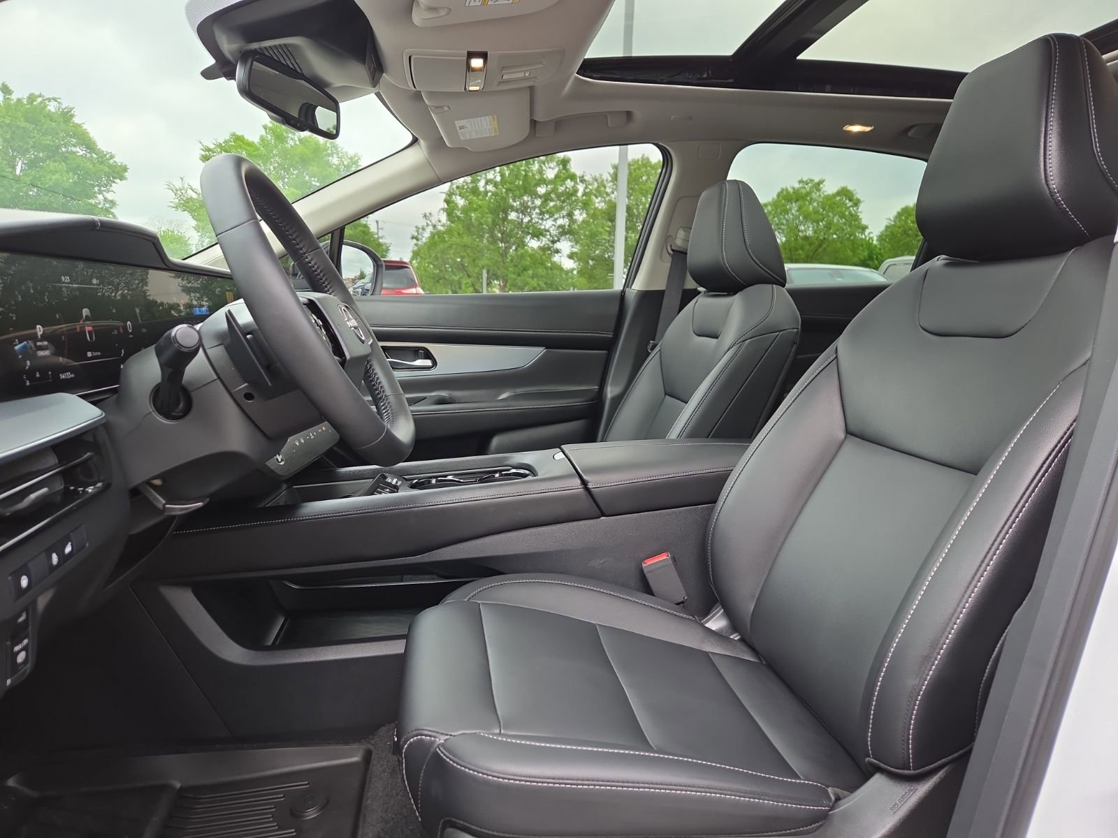 Used 2025 Nissan Murano SL image 14