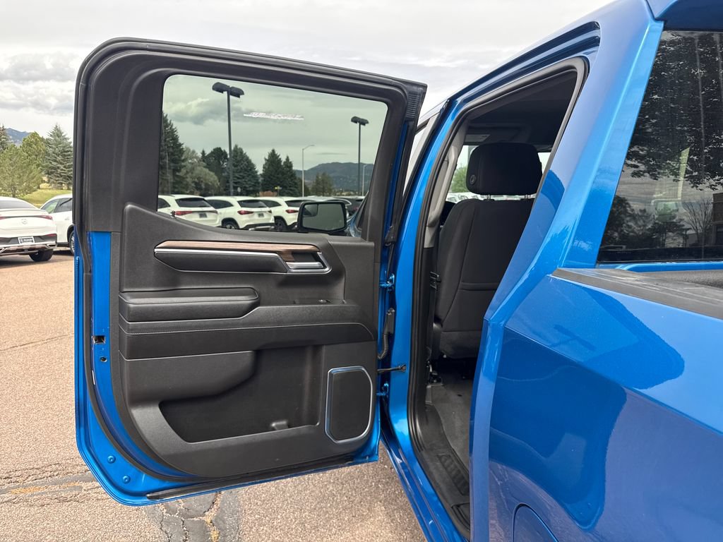 Used 2023 Chevrolet Silverado 1500 LT w/ Protection Package AWD/4WD image 18