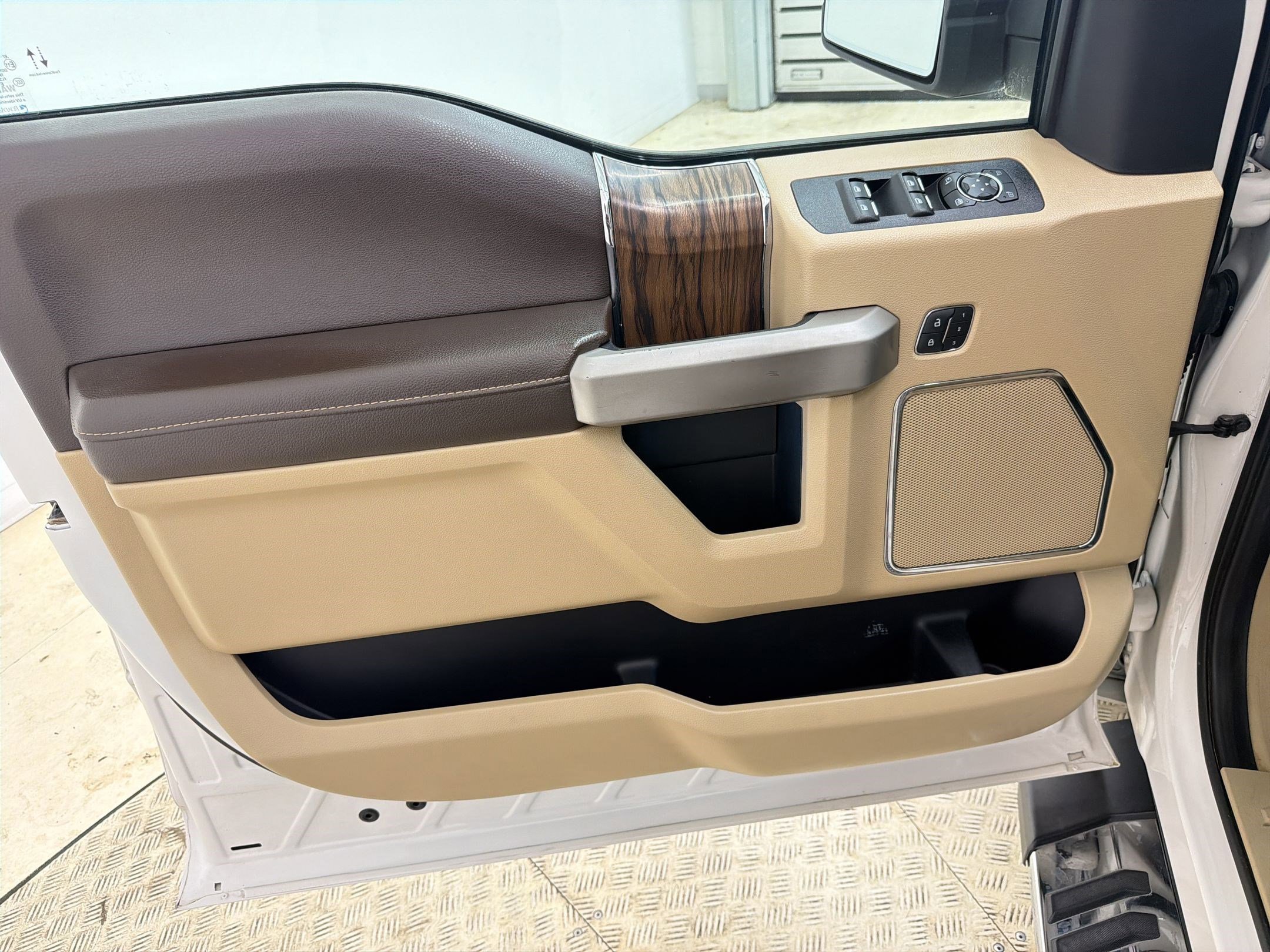 Certified 2019 Ford F150 Lariat RWD image 12