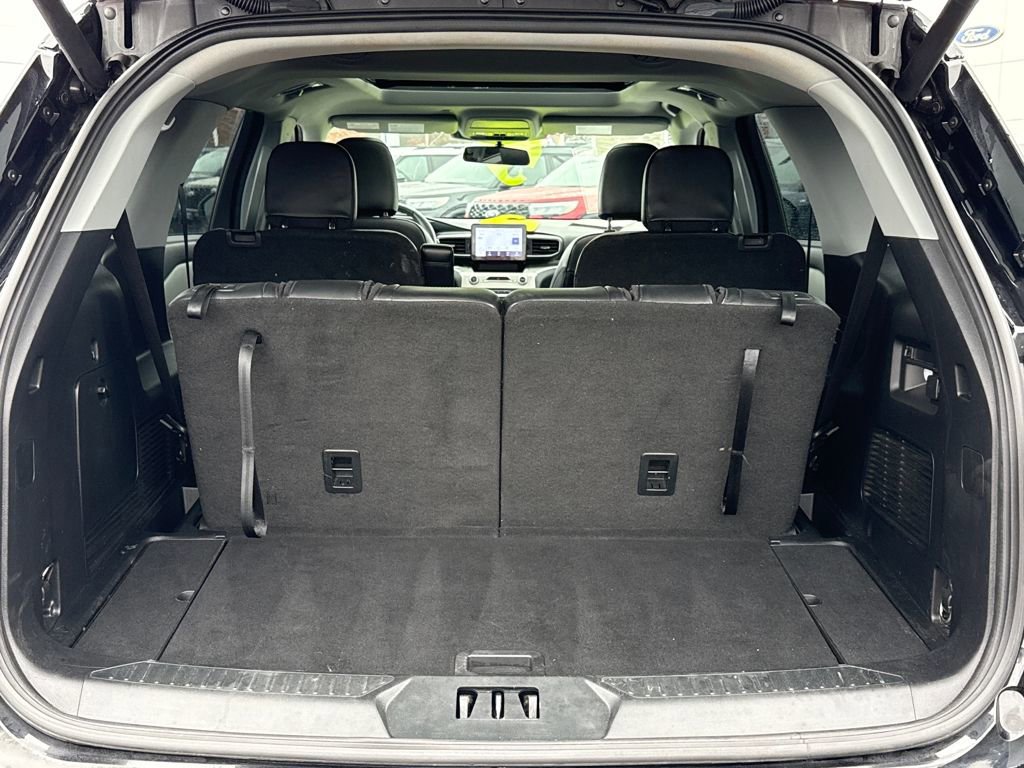 Certified 2022 Ford Explorer XLT w/ Equipment Group 202A image 8