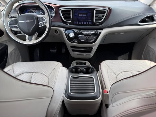 Used 2017 Chrysler Pacifica Limited w/ Advanced Safetytec Group FWD image 14