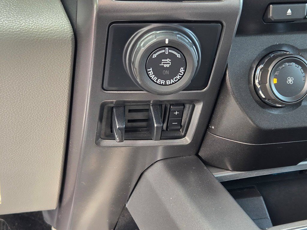 Certified 2018 Ford F150 XLT w/ Equipment Group 302A Luxury AWD/4WD image 29