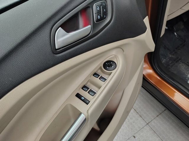 Certified 2017 Ford Escape Titanium FWD image 23