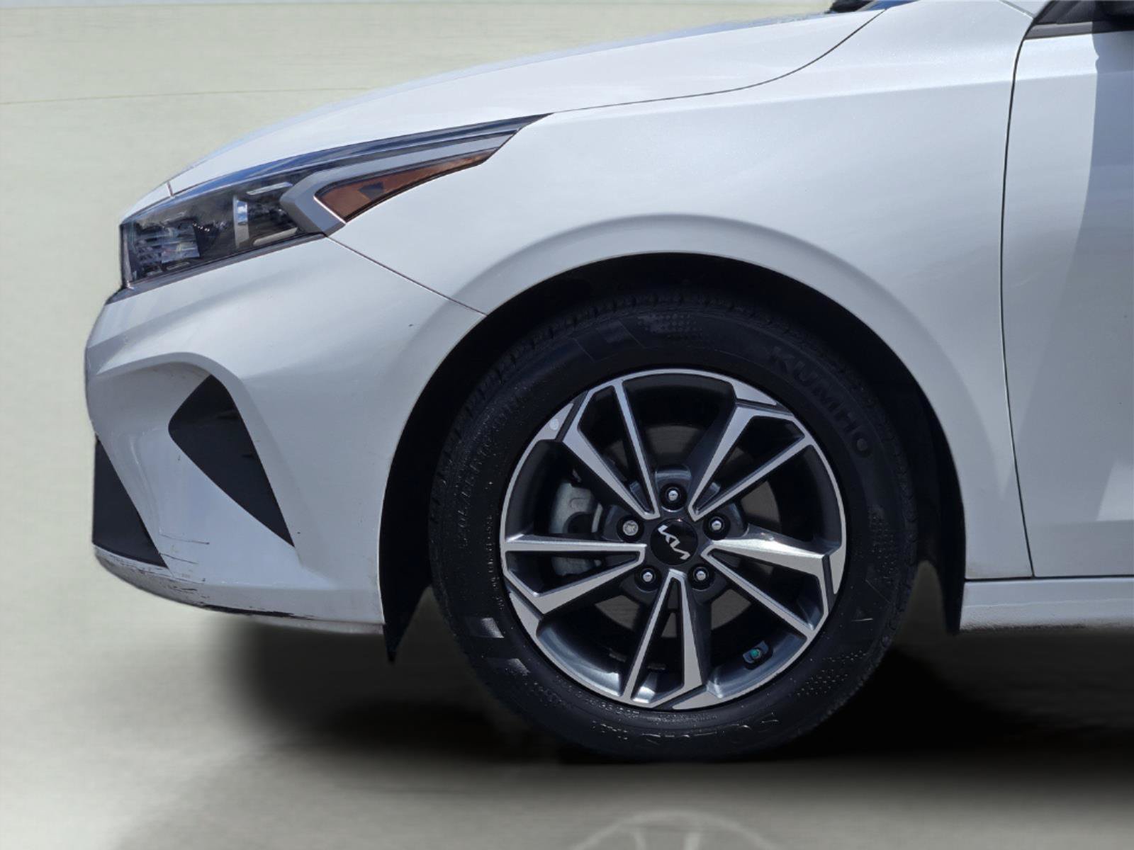 Used 2024 Kia Forte LXS w/ LXS Technology Package FWD image 9
